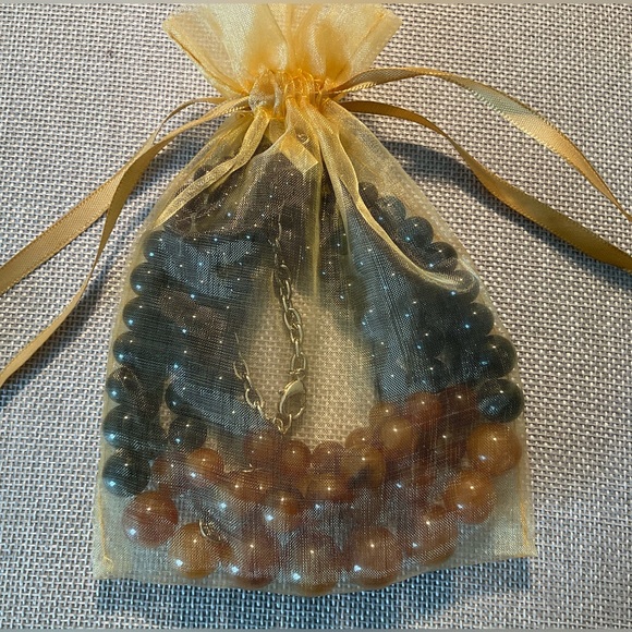 Liz Claiborne Beaded Necklace 🤍 🤎 - Picture 8 of 8